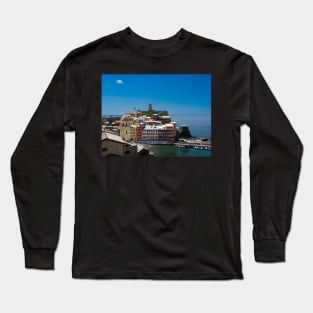 View on the cliff town of Vernazza, one of the colorful Cinque Terre on the Italian west coast Long Sleeve T-Shirt